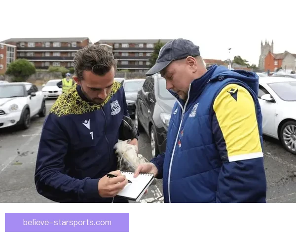 奥尔德姆俱乐部重组迎新赛季球迷期待复兴之路与青训改革并肩推进